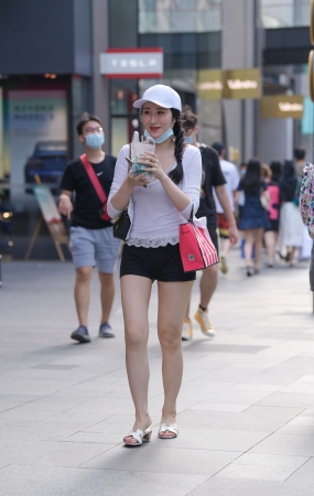 韵味de短裤美女