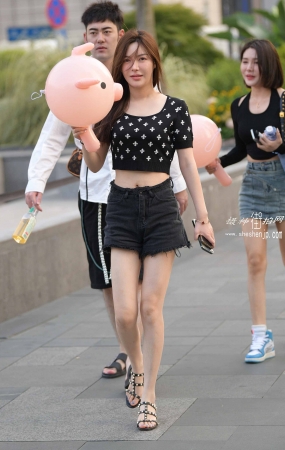 22823-3+81美腿女友 18P