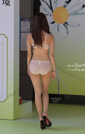 2138-15+136/三八女神节，又见她~ 4P