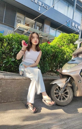 冒死拍到极品三角拖鞋被发现