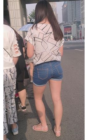 牛仔热裤紧身美女