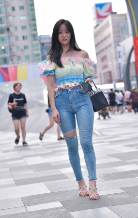 甜美紧牛小姐姐