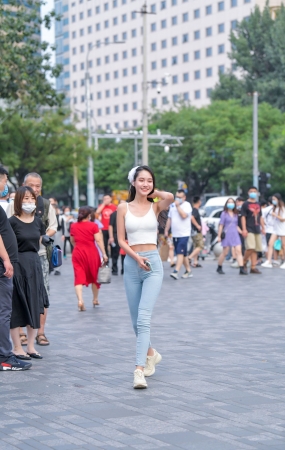 邻家小妹 清新活泼