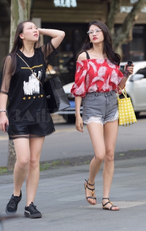 一对母女，像姐妹-12P