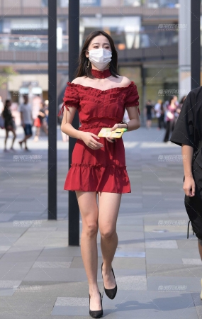 美腿高跟小姐姐