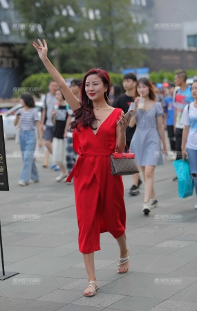 优雅小姐姐