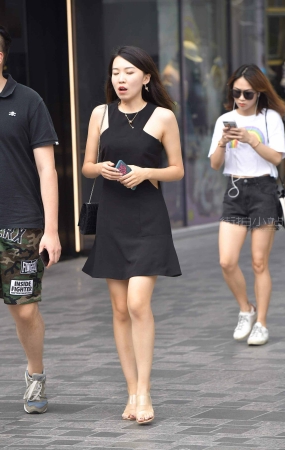 连衣裙、凉高美女