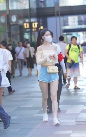 气质美眉