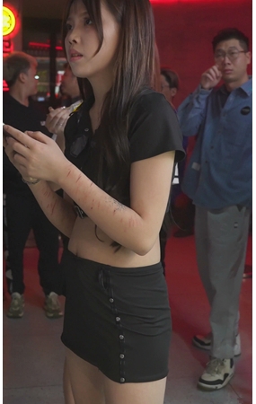 露腰小妹