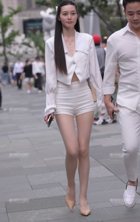 超长美腿热裤肉丝美女