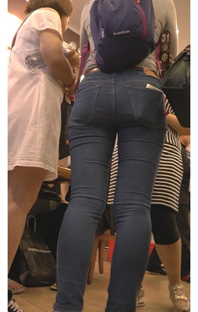 牛仔丰满妹子