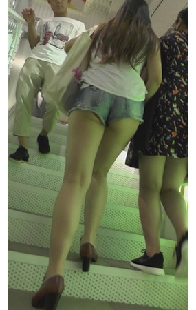 热裤牛仔月牙