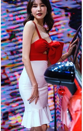 漂亮的车模美女(28P)[480M/JPG]