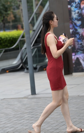 红色包裙性感美女-13P