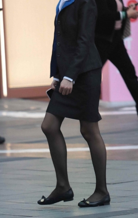 街拍黑丝职业装