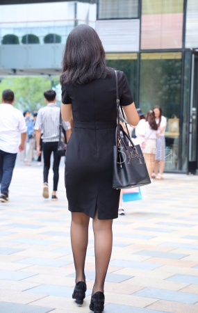 高挑的职工制服黑丝小姐姐-15P