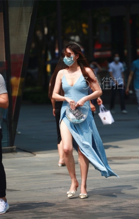 吊带开叉，今天风大-12P