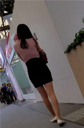 4k-超性感粉衣包臀裙街拍肉丝美腿