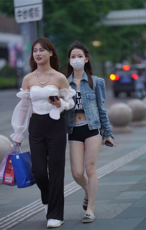 牛仔休闲运动装