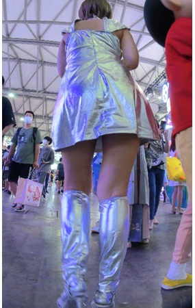 银裙小姐姐