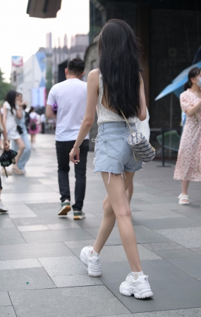 22711-19+119靓丽美腿女孩
