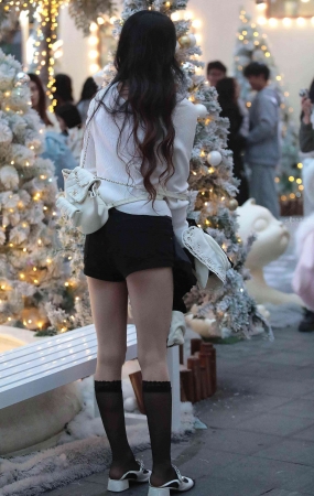 丝袜街拍少妇-14P