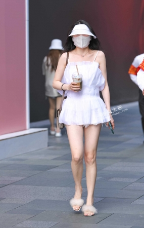 吊带白裙热裤 21-07-30-83P