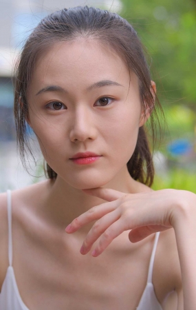 清秀的女孩