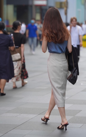 气质美女 如沾着露珠的牡丹