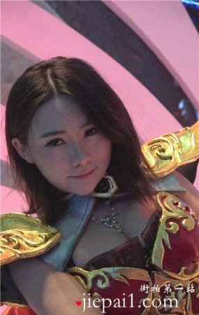 超级丰满的cosplay美女