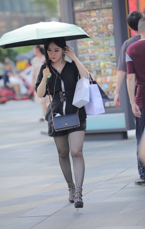 黑丝女孩