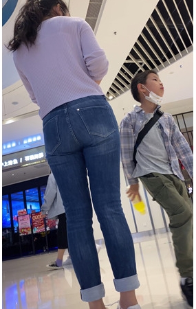 韵味蓝牛丰腴美女