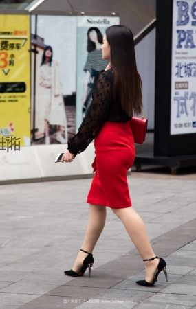 红色包裙美妇-13P