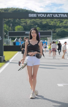 长腿美女