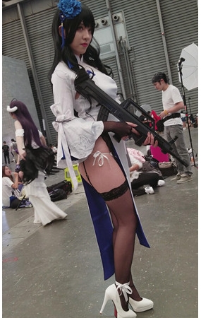 漂亮的黑丝coplay妹子