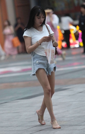 气质街拍少妇