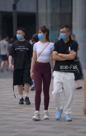 别人家的女友真漂亮