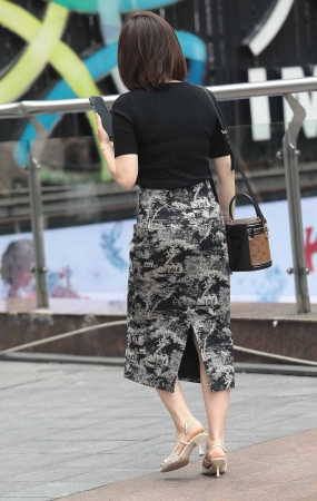 街拍高跟少妇