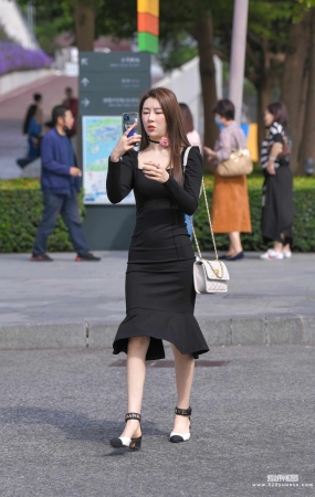 黑裙美女 21-10-31-622