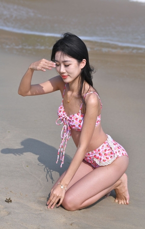 草莓比基尼 250309-60