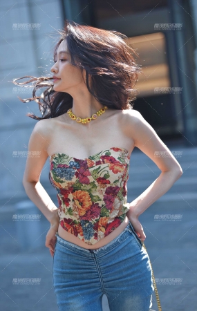 巧遇粉丝超百万的女主播