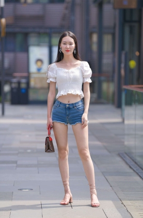 高挑靓丽