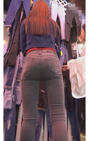 灰牛紧身妹子