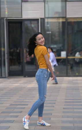 爱笑魅力美女