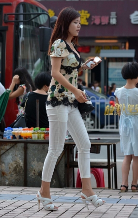 白裤少妇