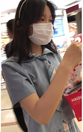 漂亮的美眉