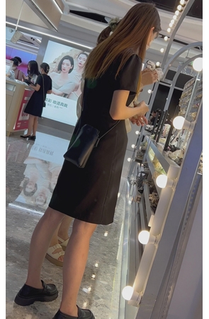 黑裙美女