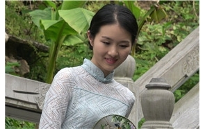 4k-外拍的极品文静甜美古典美女小姐姐
