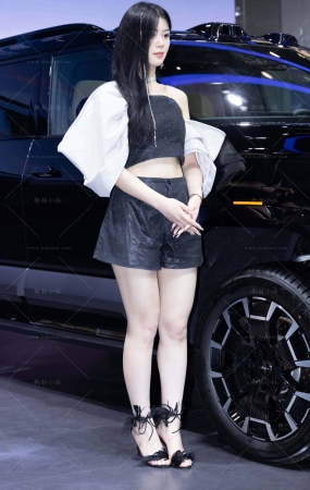 美腿车模
