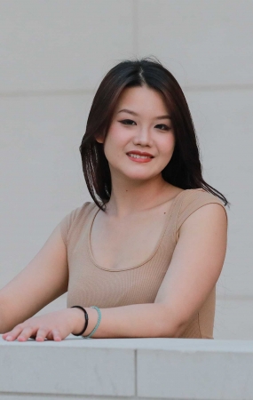 黄色包臀裙美女